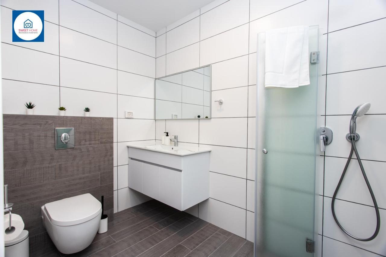 Design Apartments In ネタニア エクステリア 写真