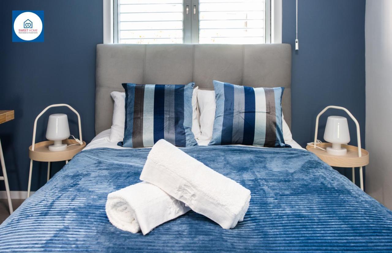 Design Apartments In ネタニア エクステリア 写真