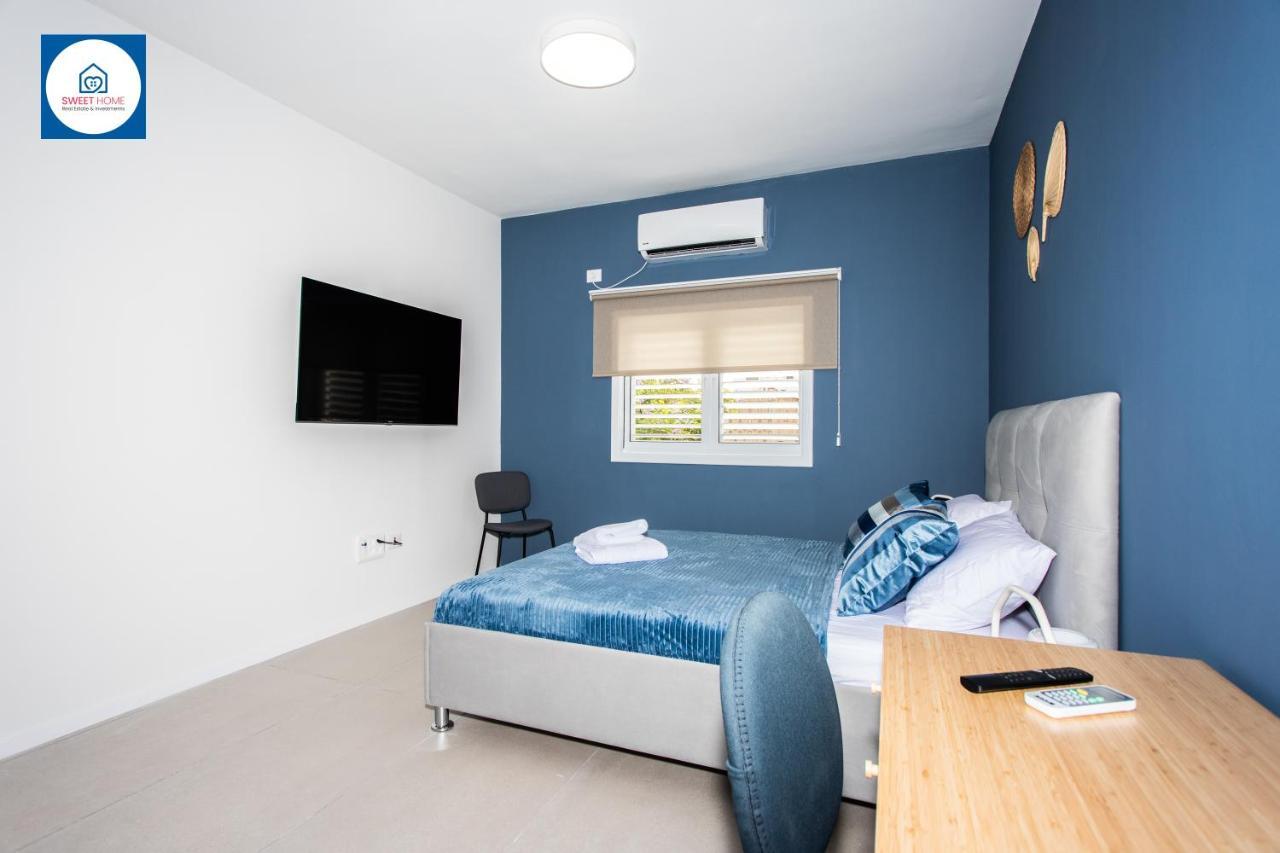 Design Apartments In ネタニア エクステリア 写真